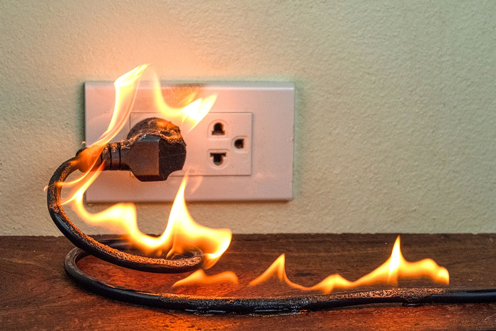 Electrical outlet and cord overheating — the risk HeatSinc addresses